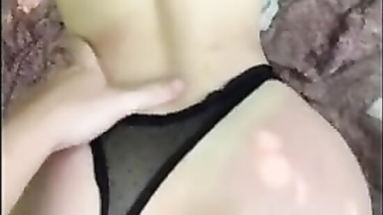 Секс в парке. В кустиках)