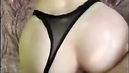 Секс в парке. В кустиках)