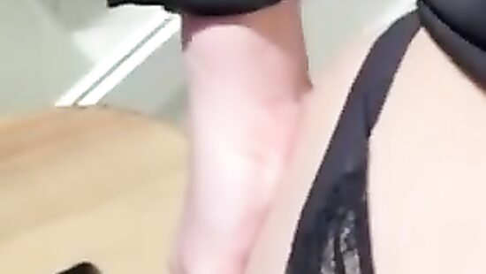 Отдалась на первом свидании...