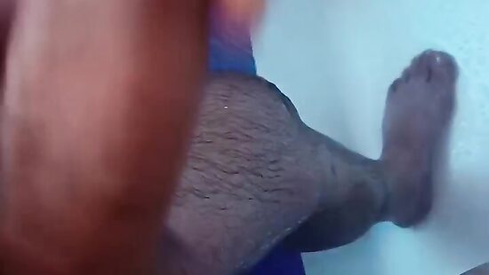 Кончаю в душе