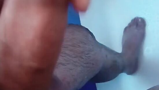 Кончаю в душе