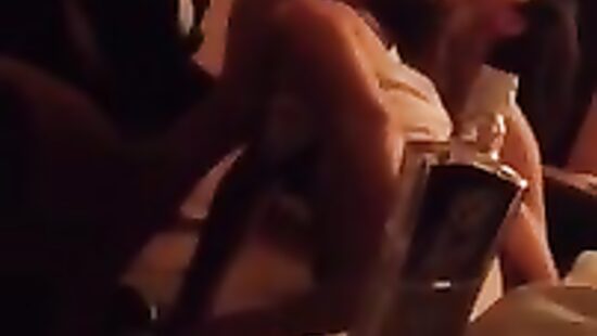 Обработал двух подружек)