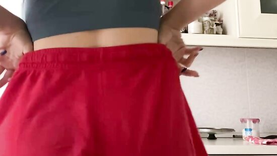 Трясу попой 