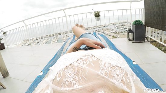 Мая Коноваленко сделала другу сказочный минет и оседлала толстый пенис