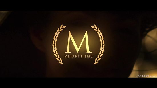 Знакомство в лифте закончилось диким сексом с темпераментной брюнеткой