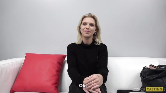 Чешская любительница на кастинге дрочит киску и чпокается с агентом