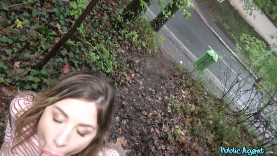 Русская обожает секс на природе при дневном свете