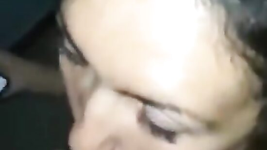 Бухая жена соседа  сосет у подъезде. Измена