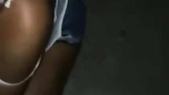 Бухая жена соседа  сосет у подъезде. Измена