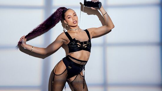 Девушка с планом: Анальный хук слева