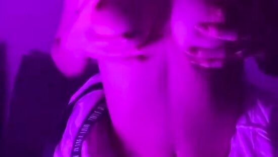 Люблю свои сисечки)