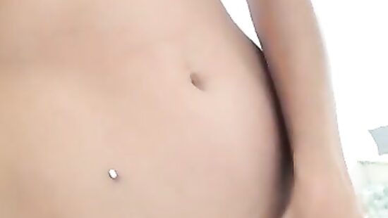 Знакомая подруга завлекает к себе в гости))