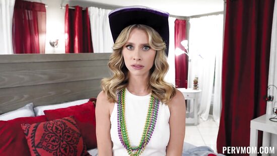 Сиськи на Марди Гра