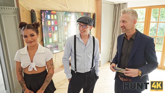 Член вызывает больше интереса, чем квартира