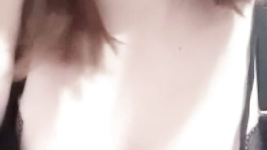 Устроил подружке романтический вечер 