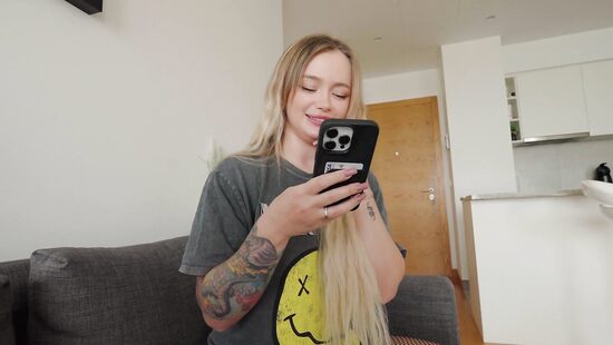 Он изменяет мне, да?