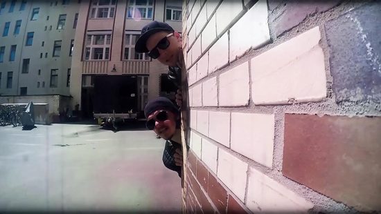 Любительница чупа-чупсов согласилась на секс с пикапером за деньги