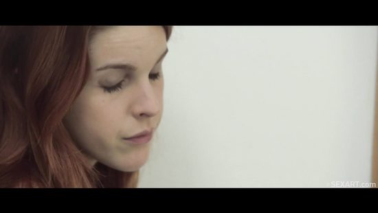 Соседка по комнате успокоила подругу брюнетку сладким кунилингусом