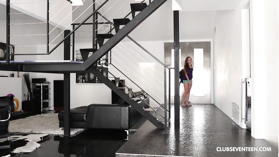 Отчим испанец поимел свою рыжеволосую падчерицу студентку