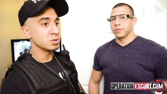 Спецназовец после ареста жёстко трахнул молоденькую проститутку