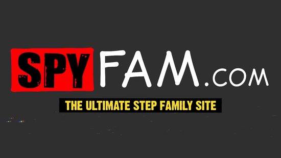 В джакузи на улице качок трахнул большим членом худенькую соседку