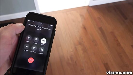 Не богатая малышка хотела купить квартирку и ради скидки отдалась хозяину