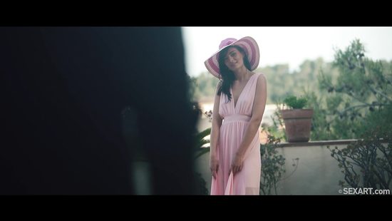 В Испании влюблённая парочка занялась нежным сексом в спальне