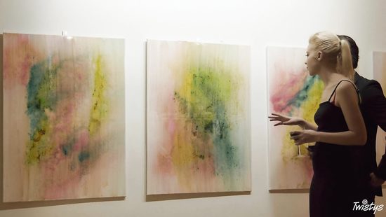 Чувственная стриптизёрша в ВИП комнате обслужила богатого клиента