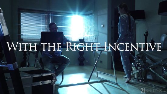 Чпокнул возбуждённую красавицу жену и накормил своей спермой