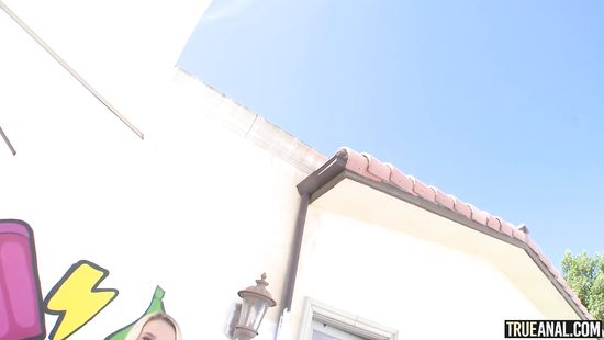 Поимел жопастую блондинку в очко и кончил в анальное отверстие