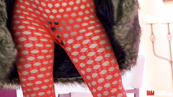 Изголодавшаяся тёлка накинулась на крепкий член любовника