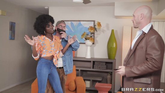 Наградила отважного напарника полицейского жарким сексом