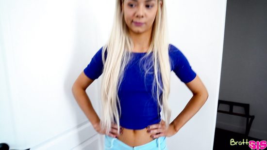 За косяк блондинке пришлось сосать от первого лица на камеру и подставлять киску