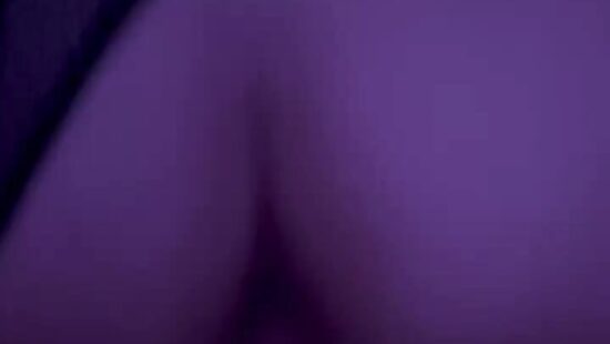 Снял красотку в клубе.