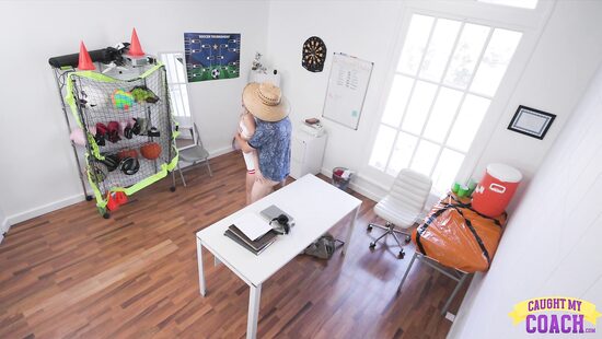 Когда черлидерша не хочет носить трусики