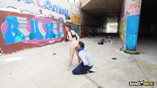 Скажи вандализму - нет, а публичному сексу - да