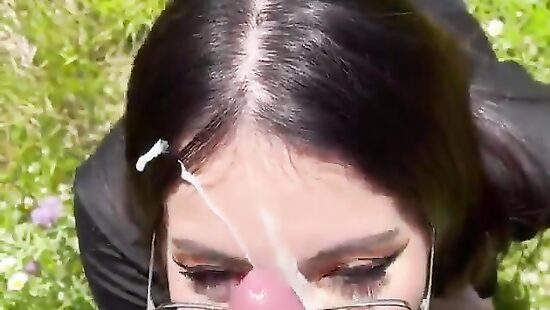 Дал в ротик милашке с сайта