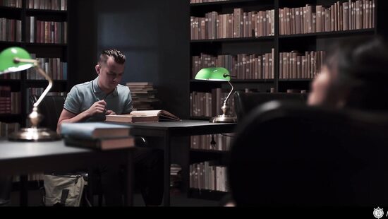 Тишина в библиотеке