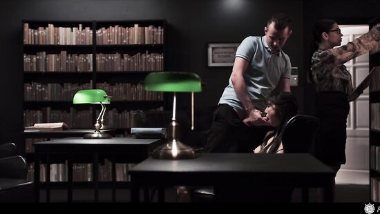 Тишина в библиотеке