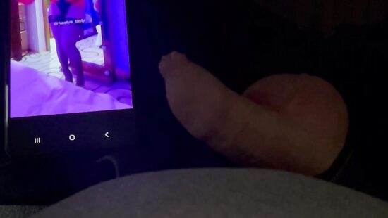 Дрочу на шлюшечку