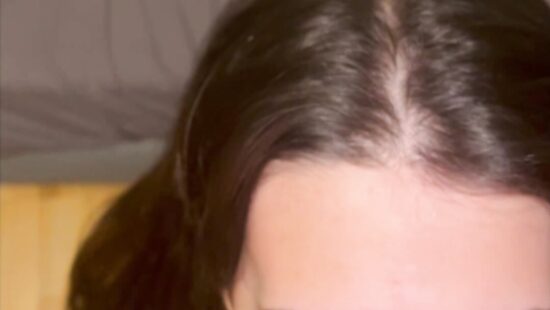 Обкончал лицо милой брюнетки