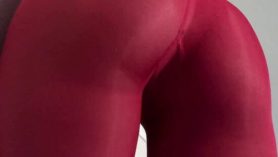 Маша готовится к фитнессу)