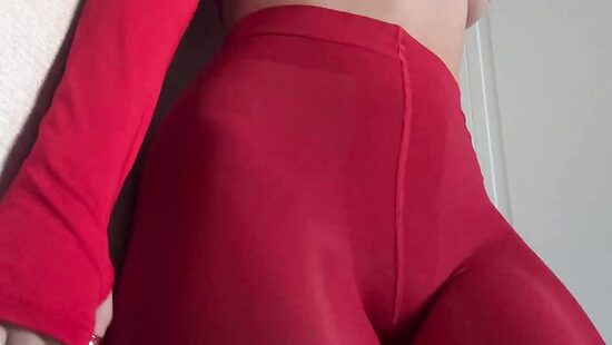 Маша готовится к фитнессу)