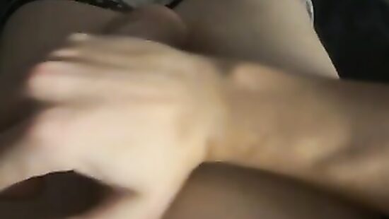 шлюза дрочит свой ствол