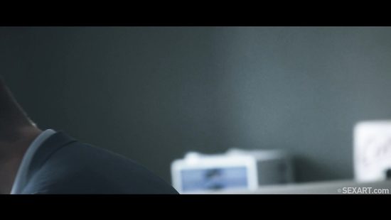 Сексапильная изменщица чувственно трахается с другом мужа в гостинице