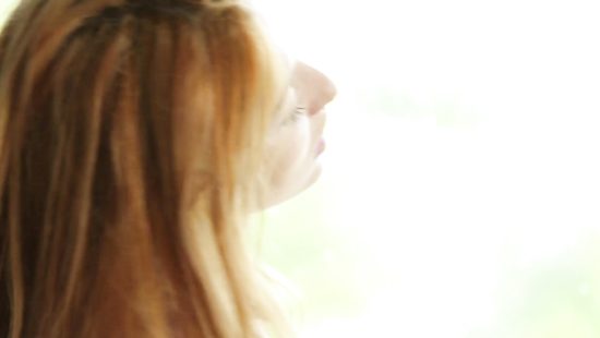 Украинка начиталась эротики и показала вам свои выбритые дырки