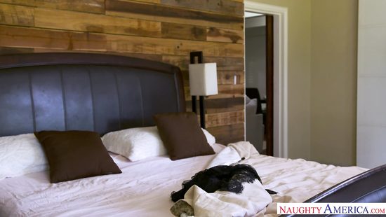 Везучий студент отжарил на столе сексапильную преподшу среднего возраста