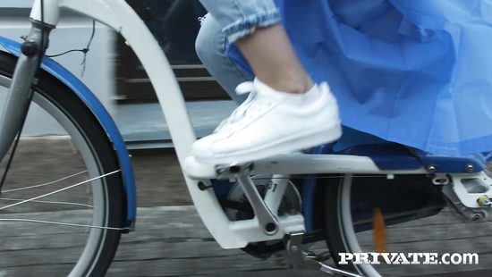 Русская девчонка с лёгкостью проходит анальный кастинг Private