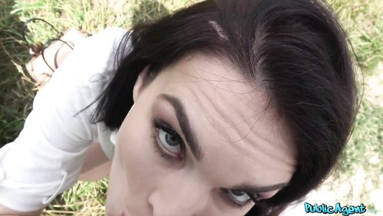 Белорусская милфа согласилась подзаработать и дала пикаперу за бабки