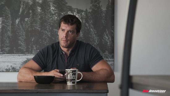 Внимательный отчим успокоил 18 летнюю падчерицу нежным сексом